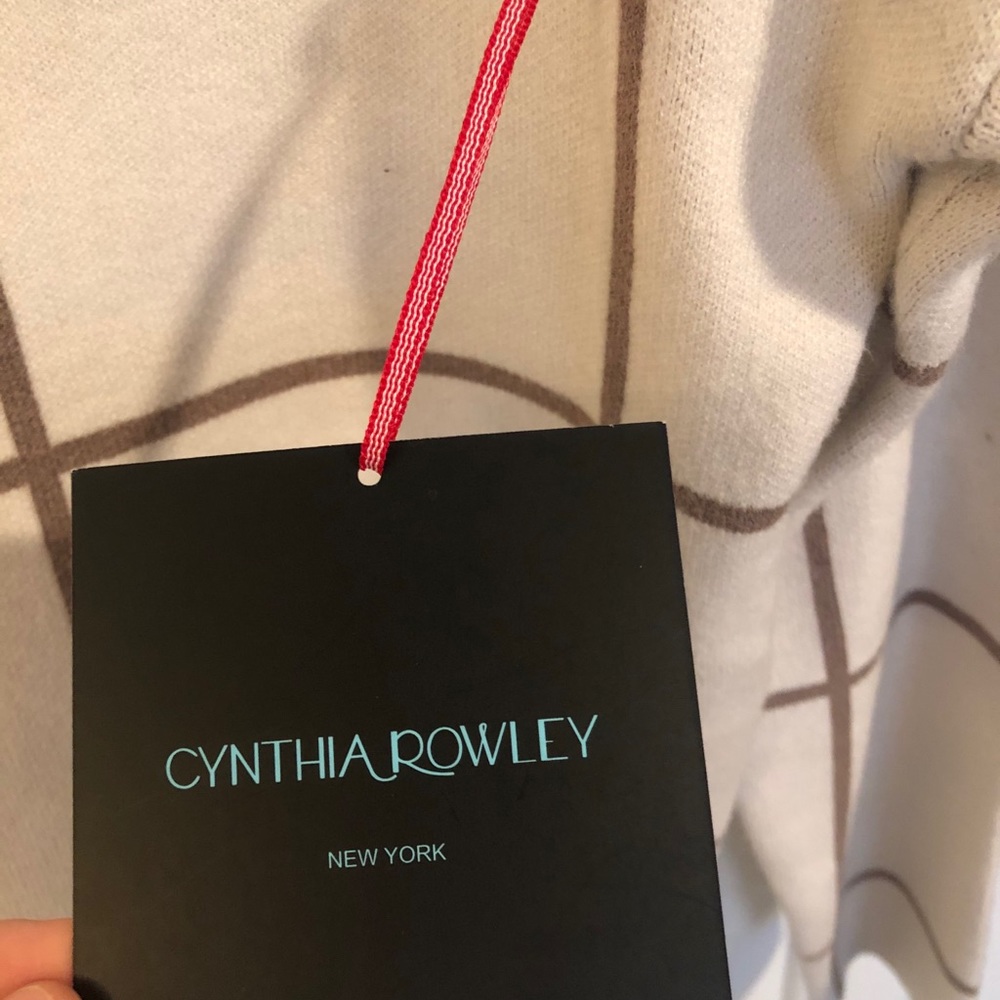 Soft Sweater - image 4